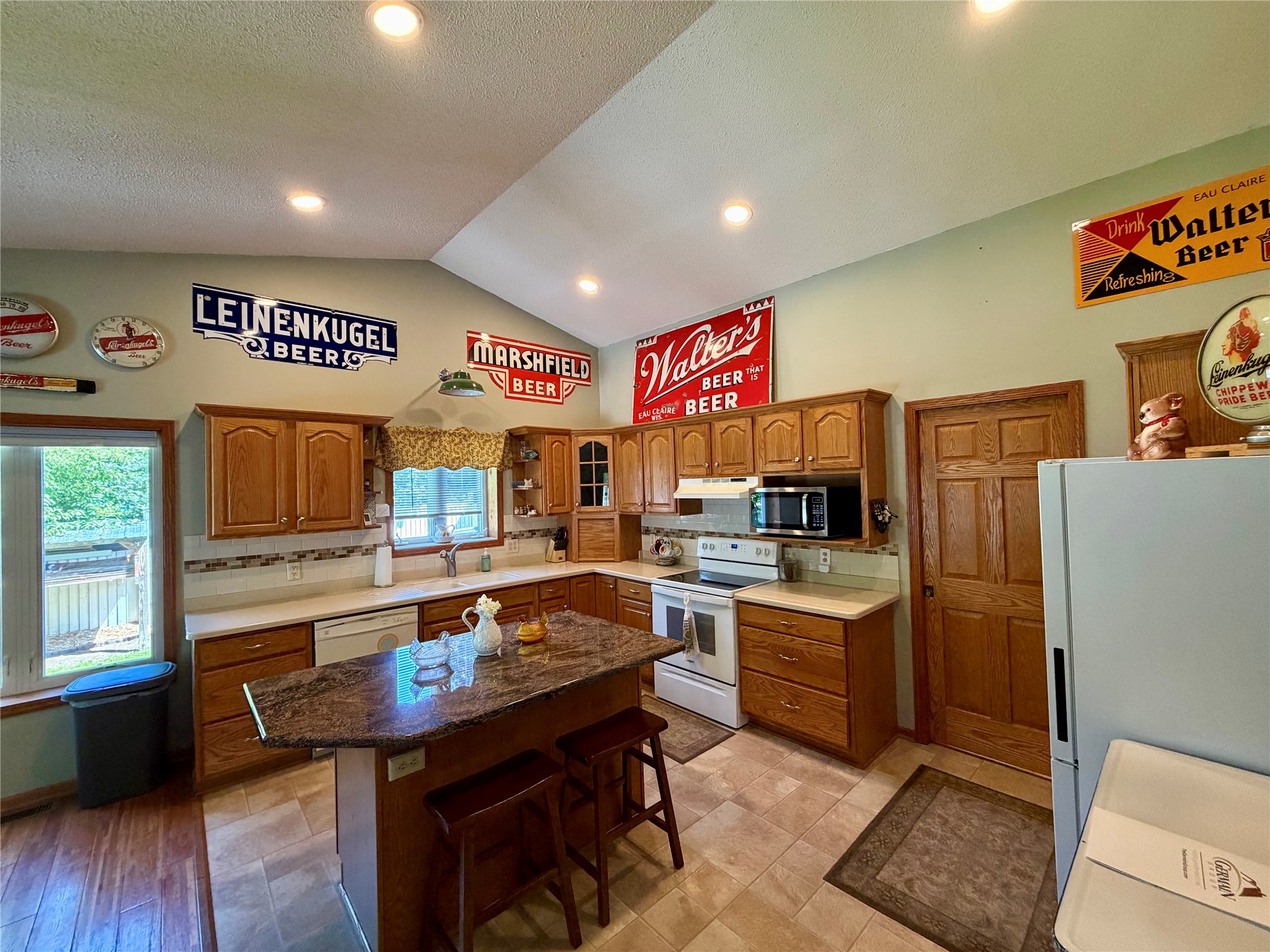 1432 Perry Street Property Photo 3