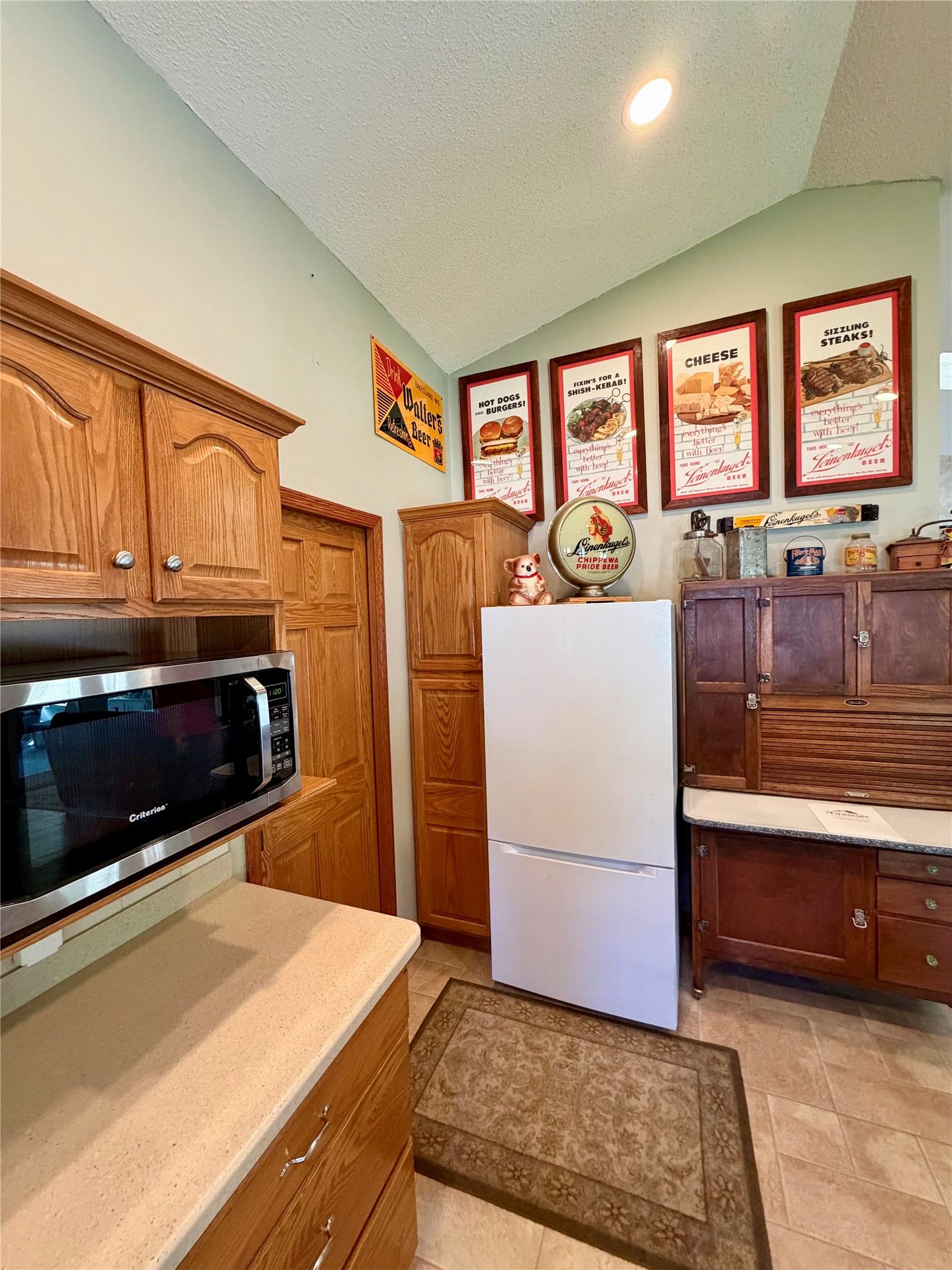 1432 Perry Street Property Photo 6