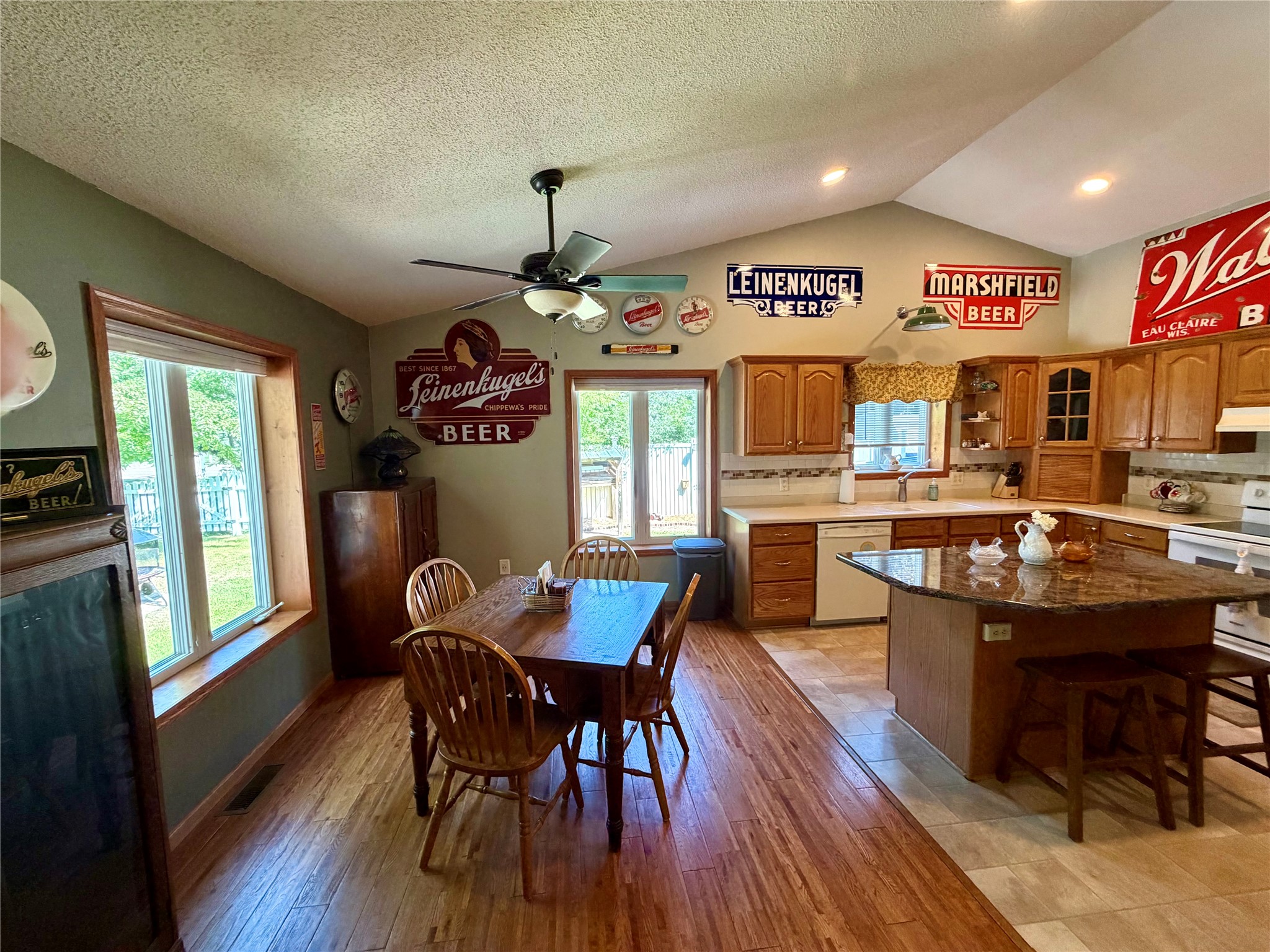 1432 Perry Street Property Photo 8