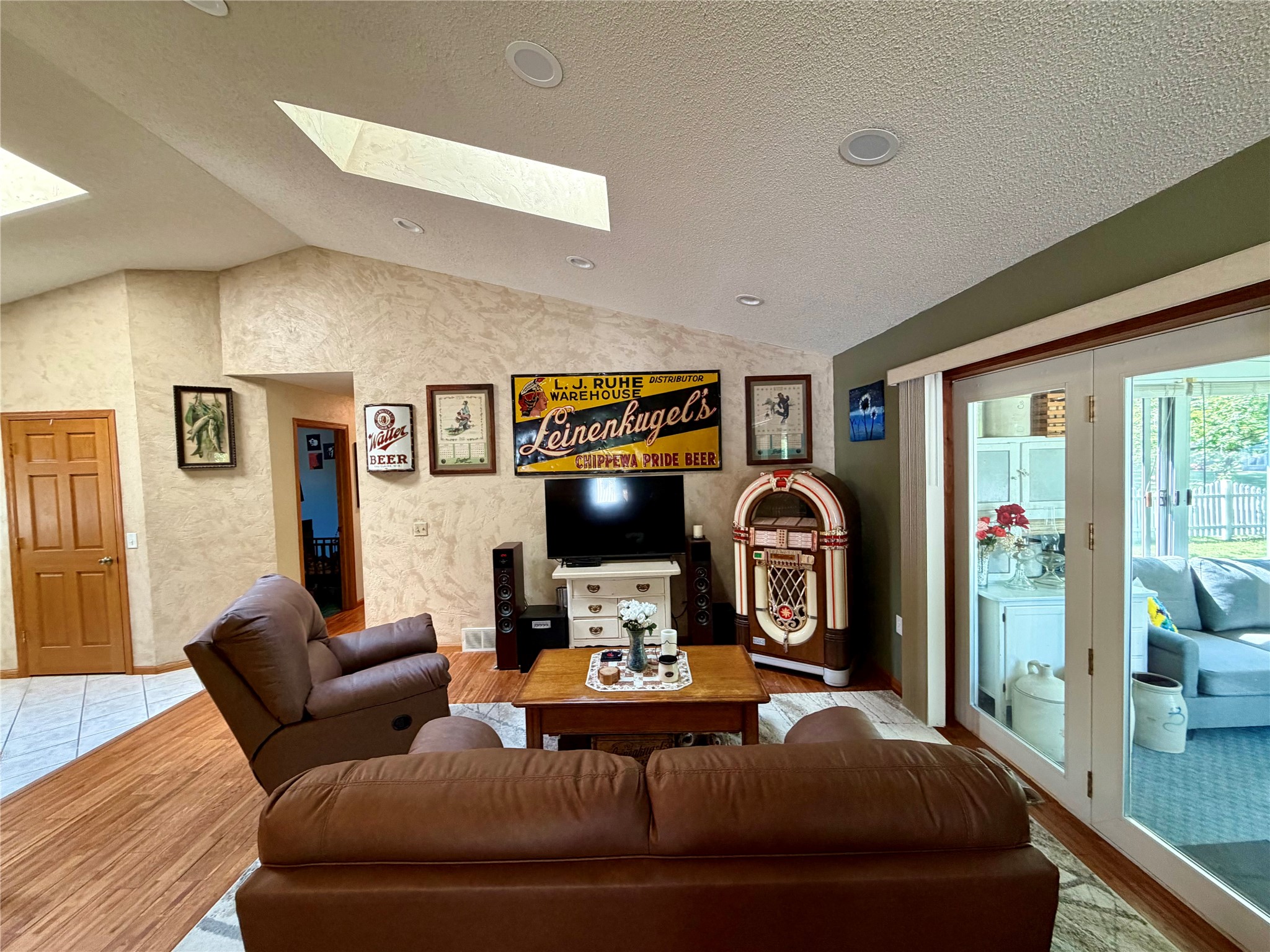 1432 Perry Street Property Photo 9
