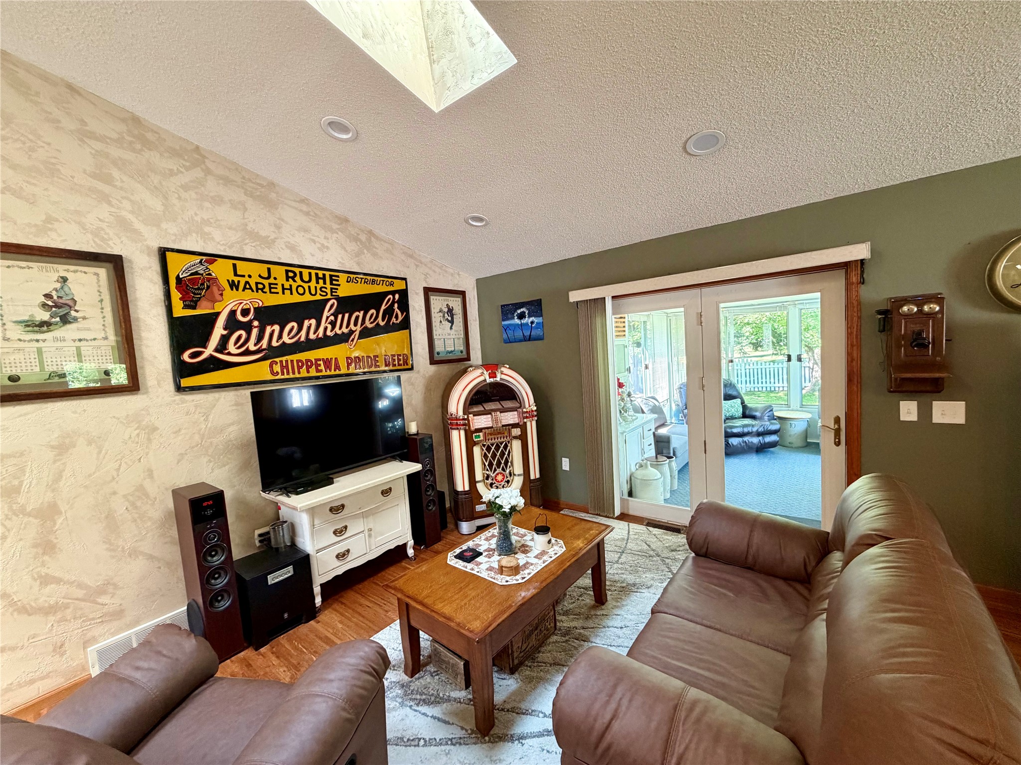 1432 Perry Street Property Photo 10