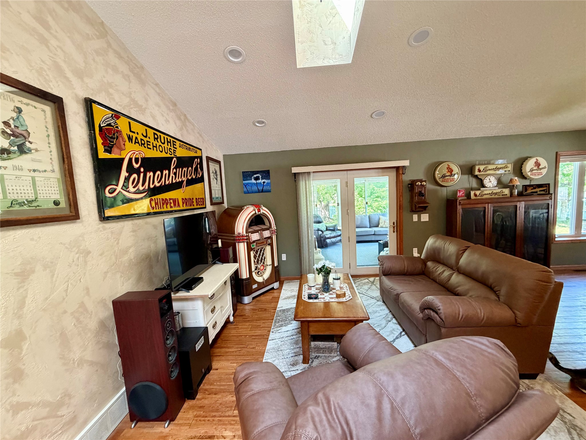 1432 Perry Street Property Photo 11