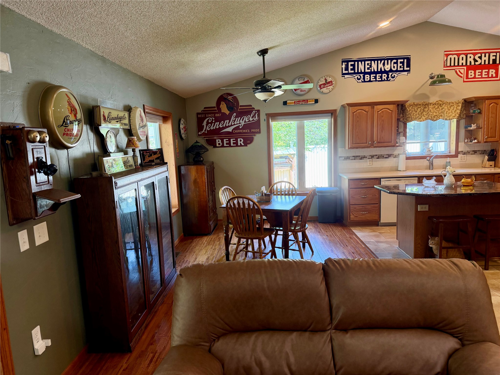1432 Perry Street Property Photo 12