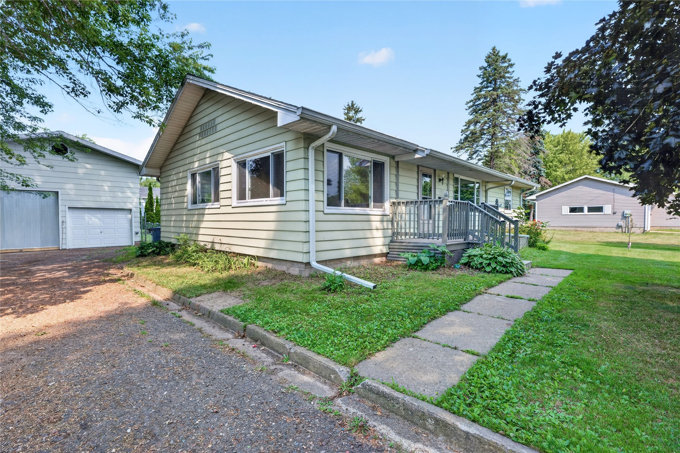 425 S 4th Street Property Photo 3