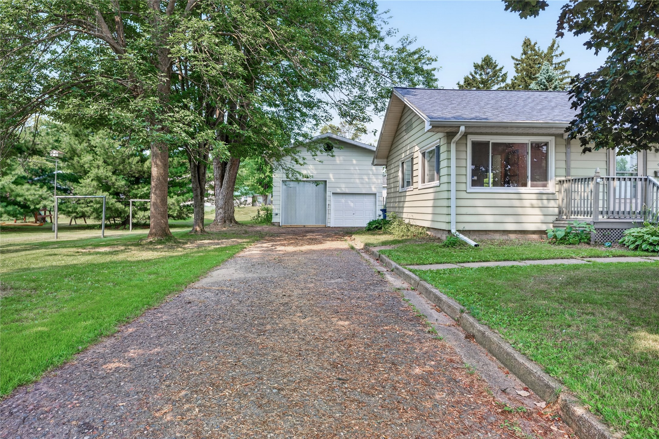 425 S 4th Street Property Photo 4
