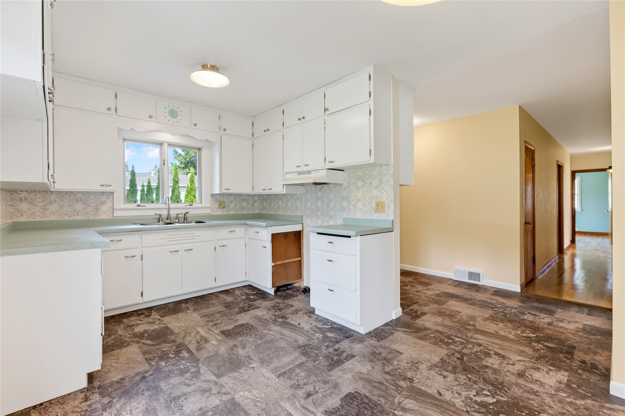425 S 4th Street Property Photo 15