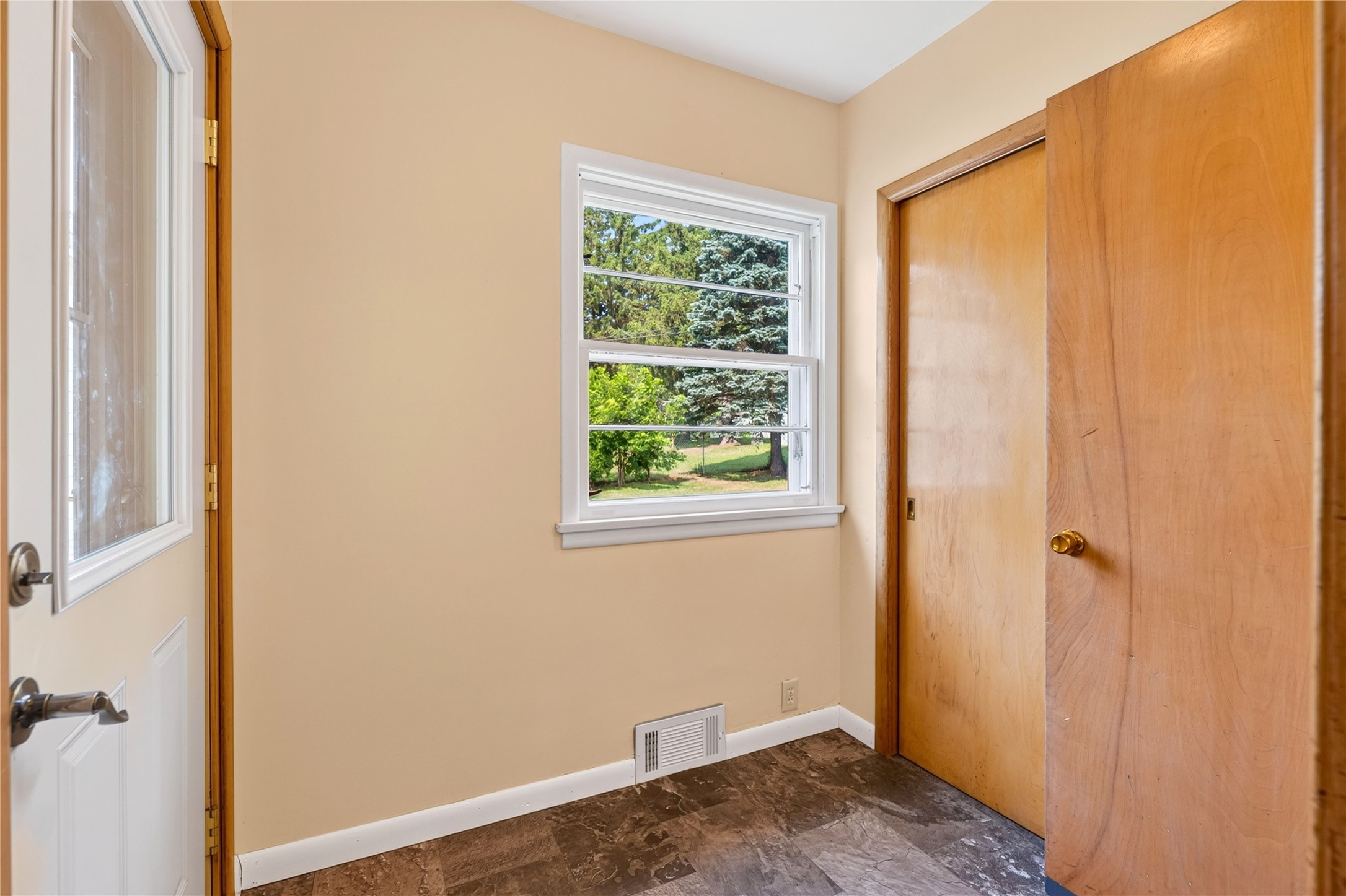 425 S 4th Street Property Photo 17