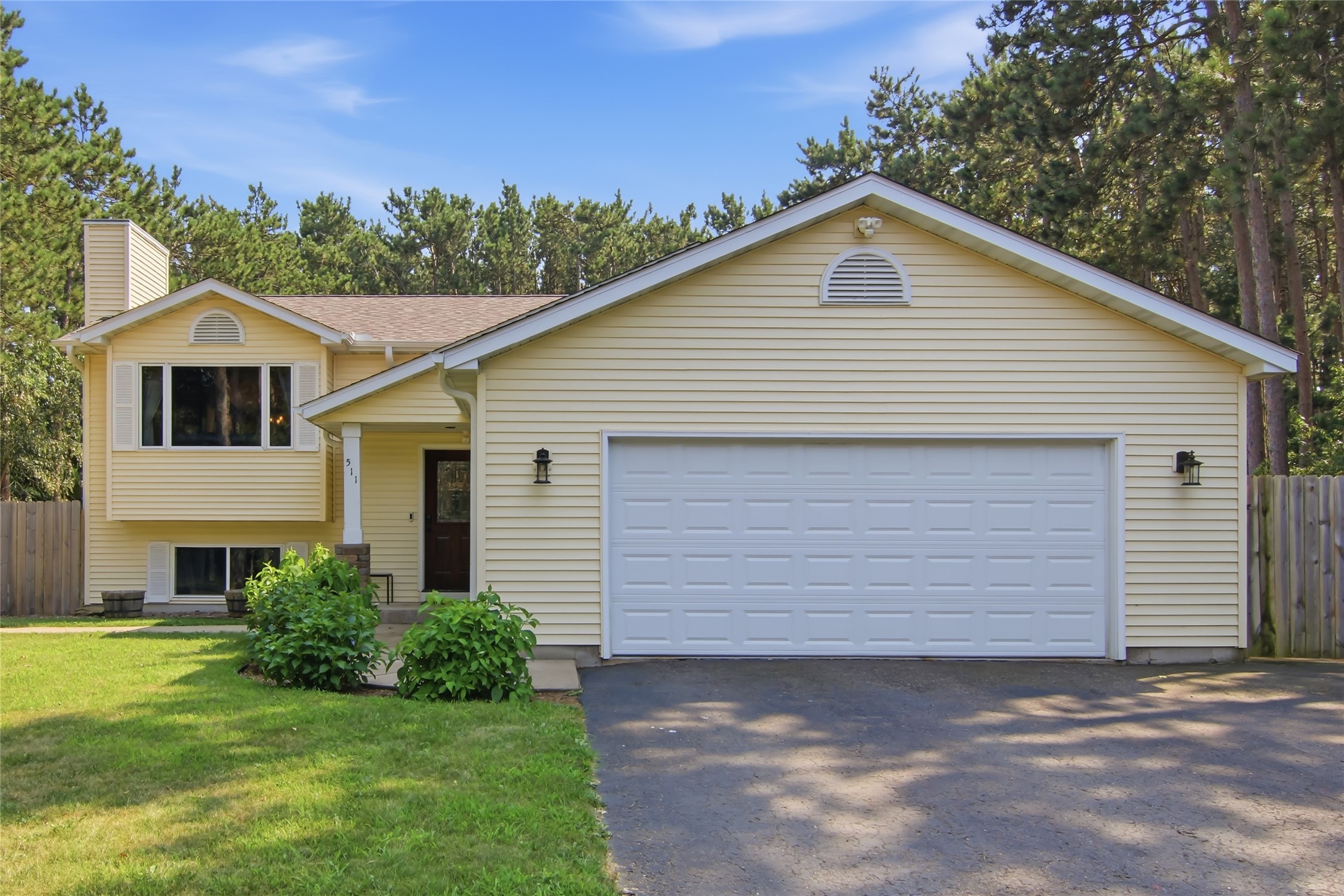 511 S Beach Drive Property Photo 1
