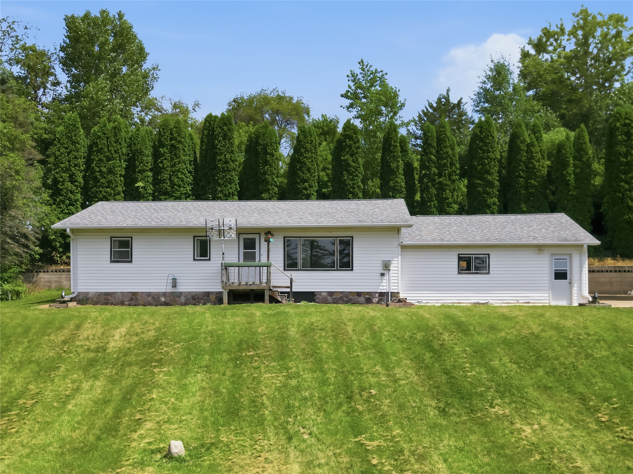 W10890 Hiview Drive Property Photo 1