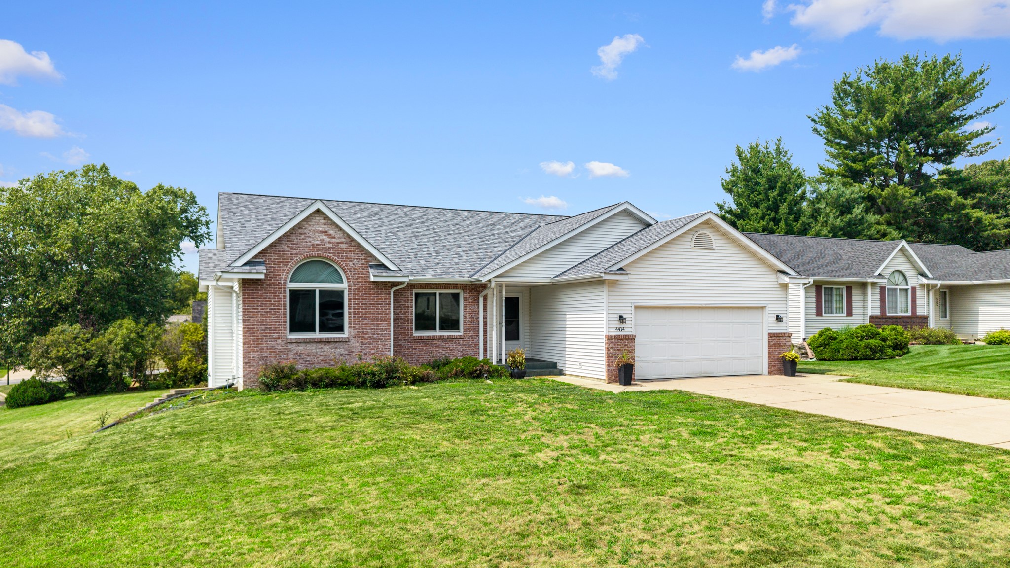4414 Crest Court Property Photo 1