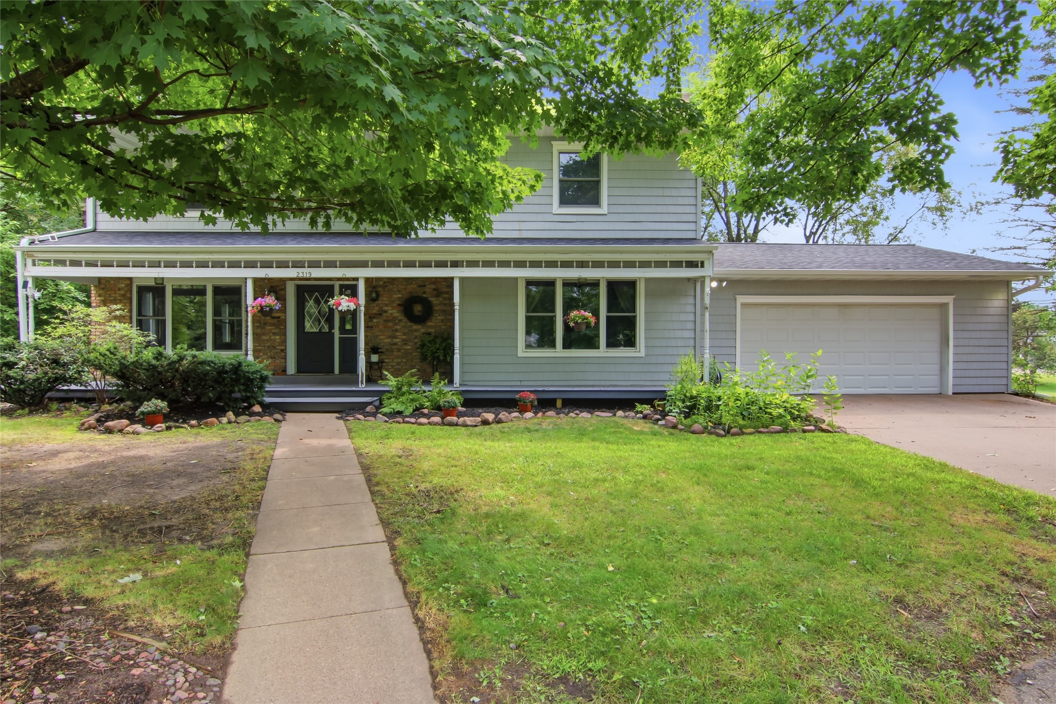2319 Hillside Road Property Photo 1