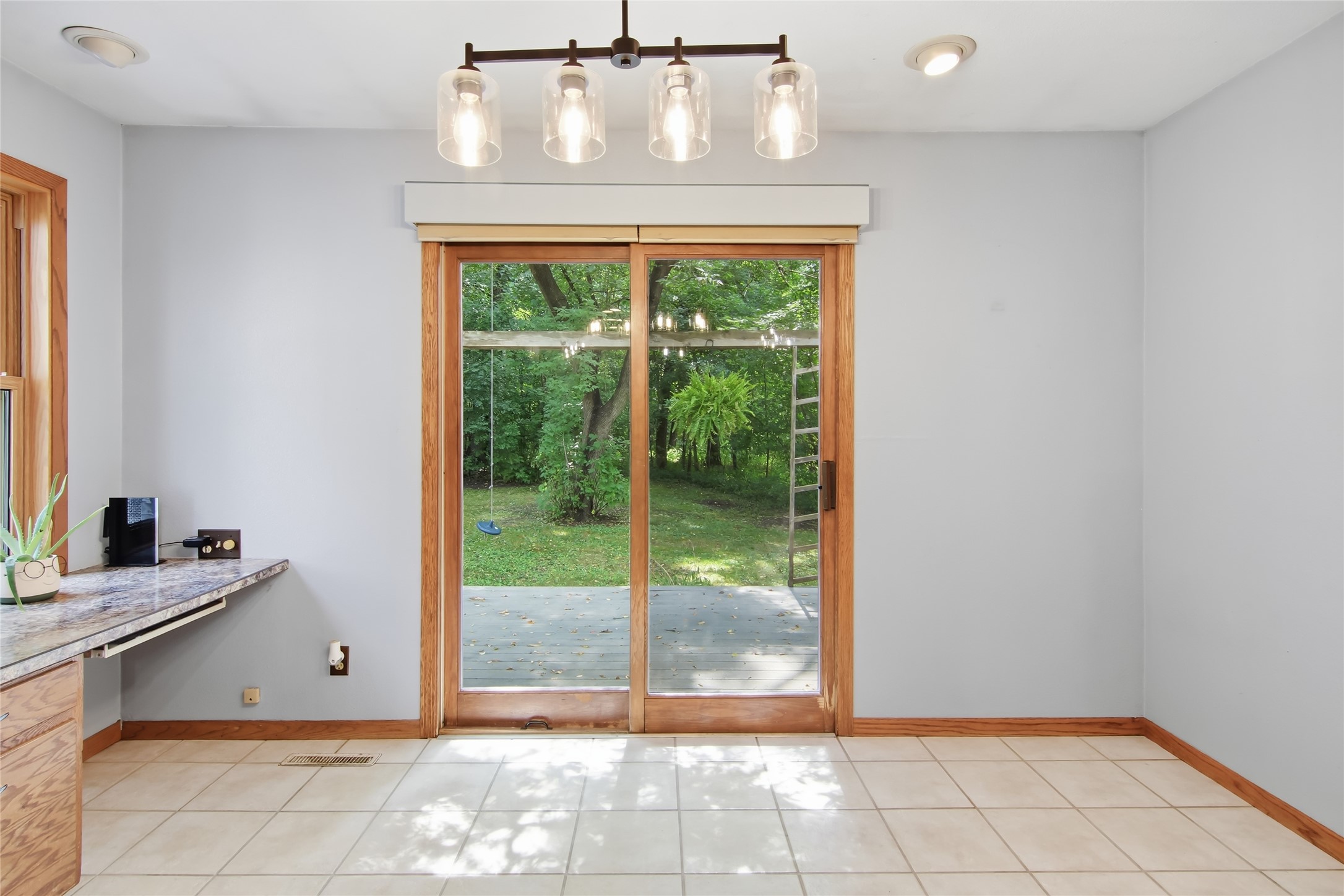 2319 Hillside Road Property Photo 5