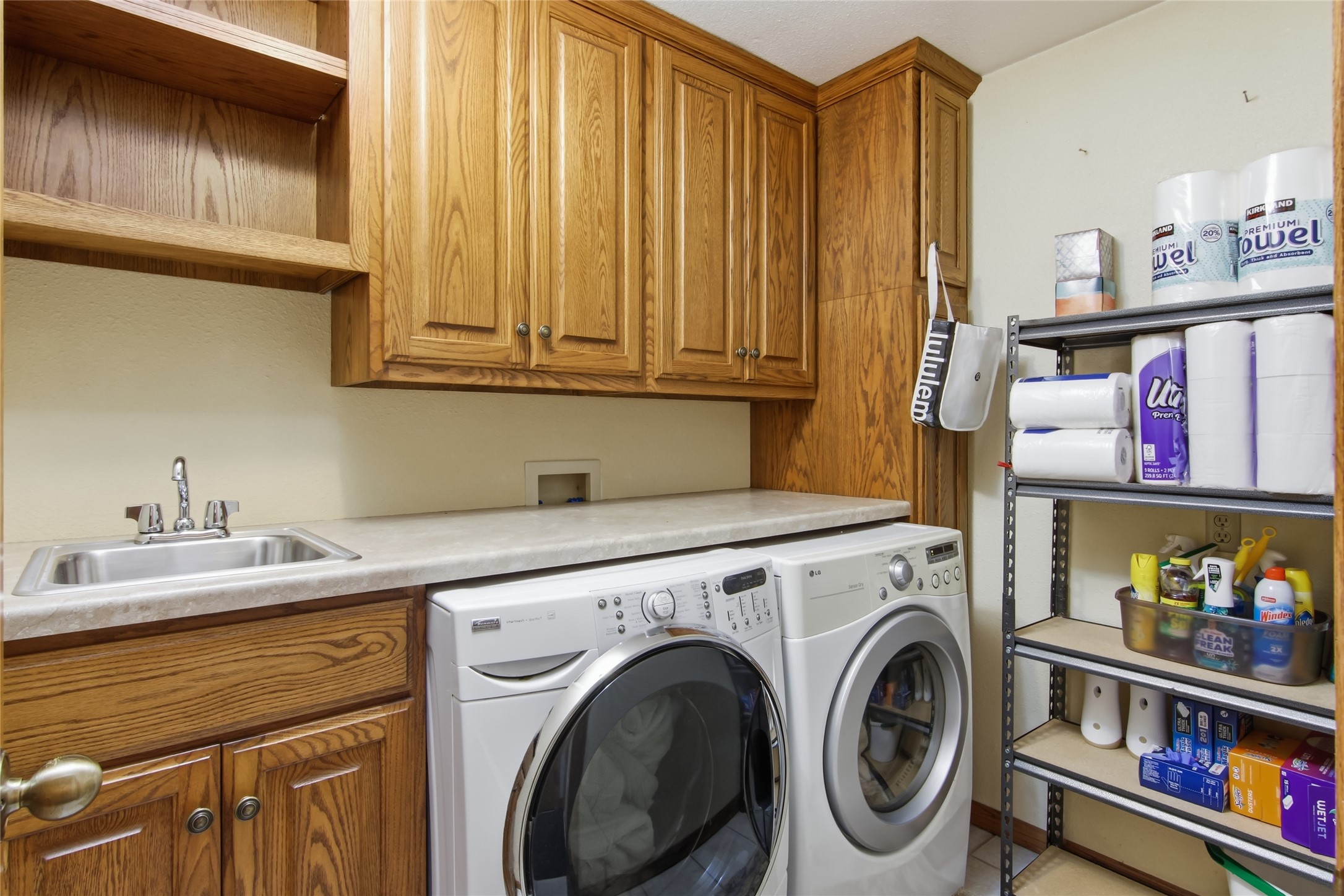 2319 Hillside Road Property Photo 17