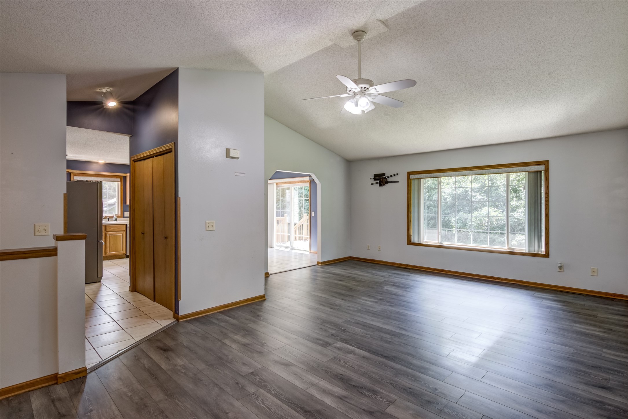 2728 Pine View Road Property Photo 2