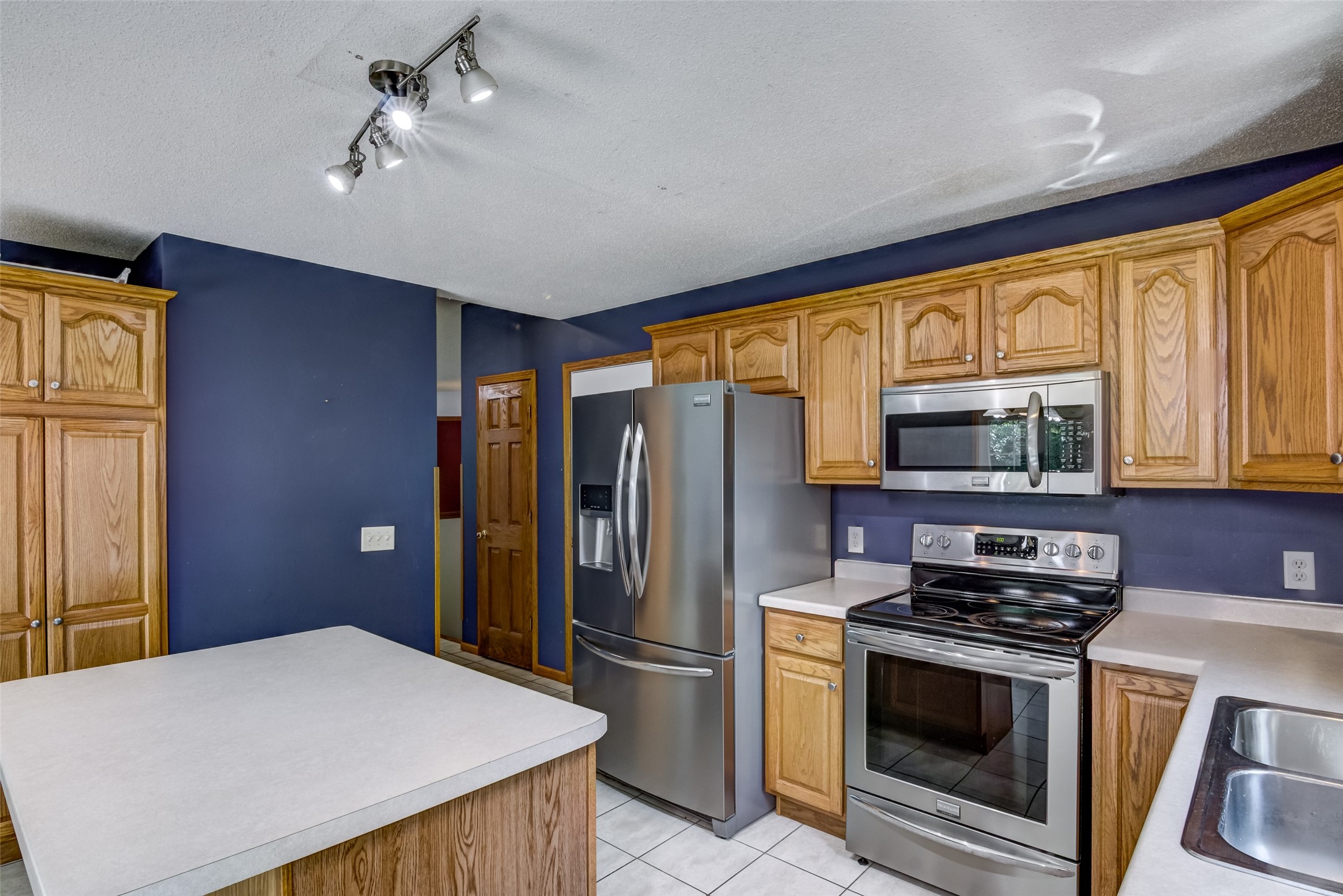 2728 Pine View Road Property Photo 7