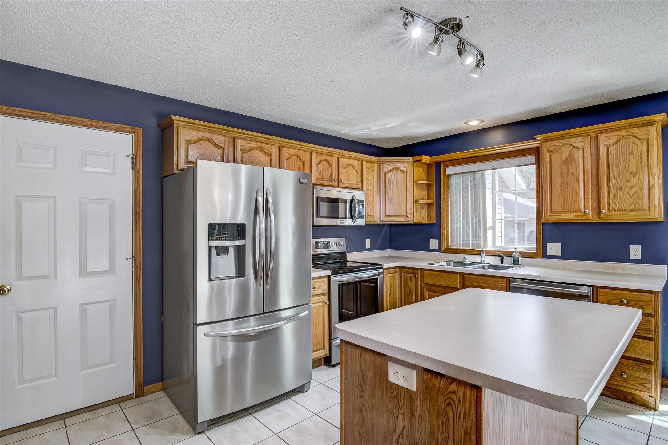 2728 Pine View Road Property Photo 8