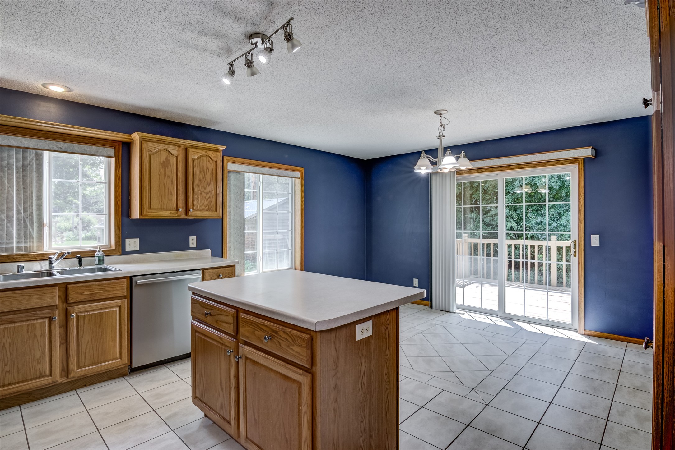 2728 Pine View Road Property Photo 9