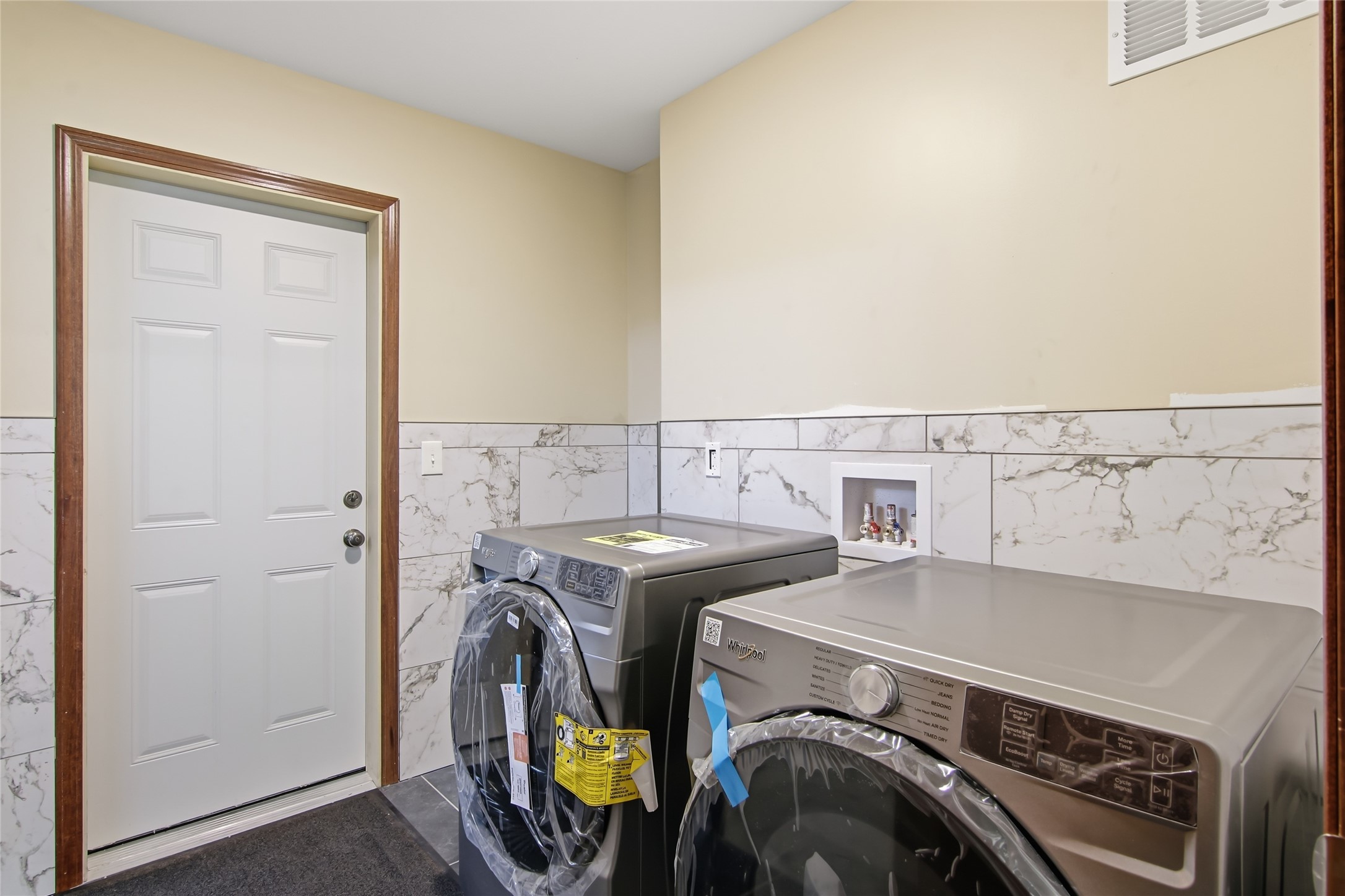 1020 Spruce Street Property Photo 28