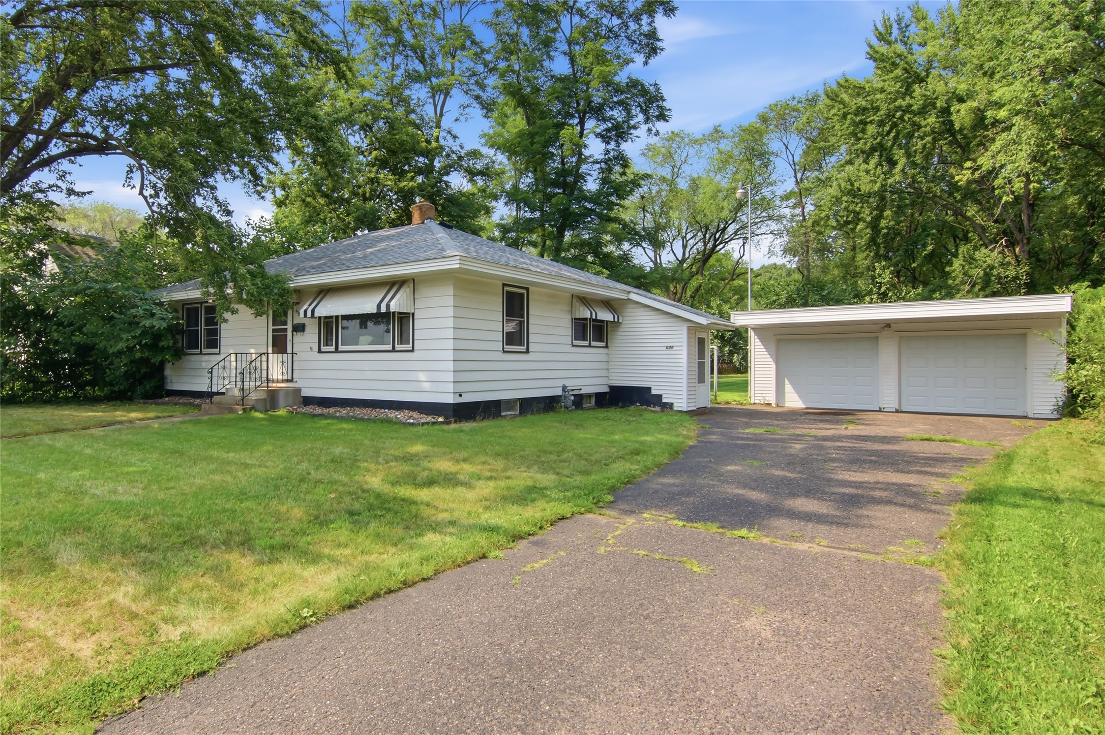 638 Selma Street Property Photo 1