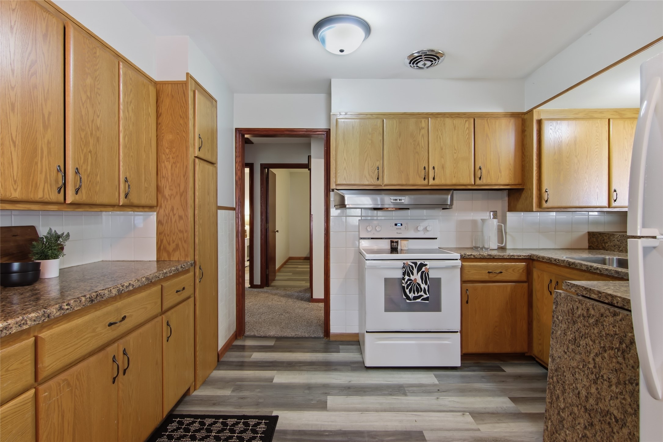 638 Selma Street Property Photo 7
