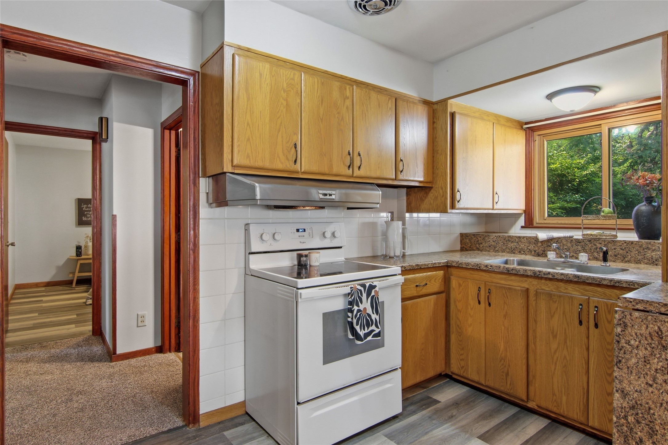 638 Selma Street Property Photo 8