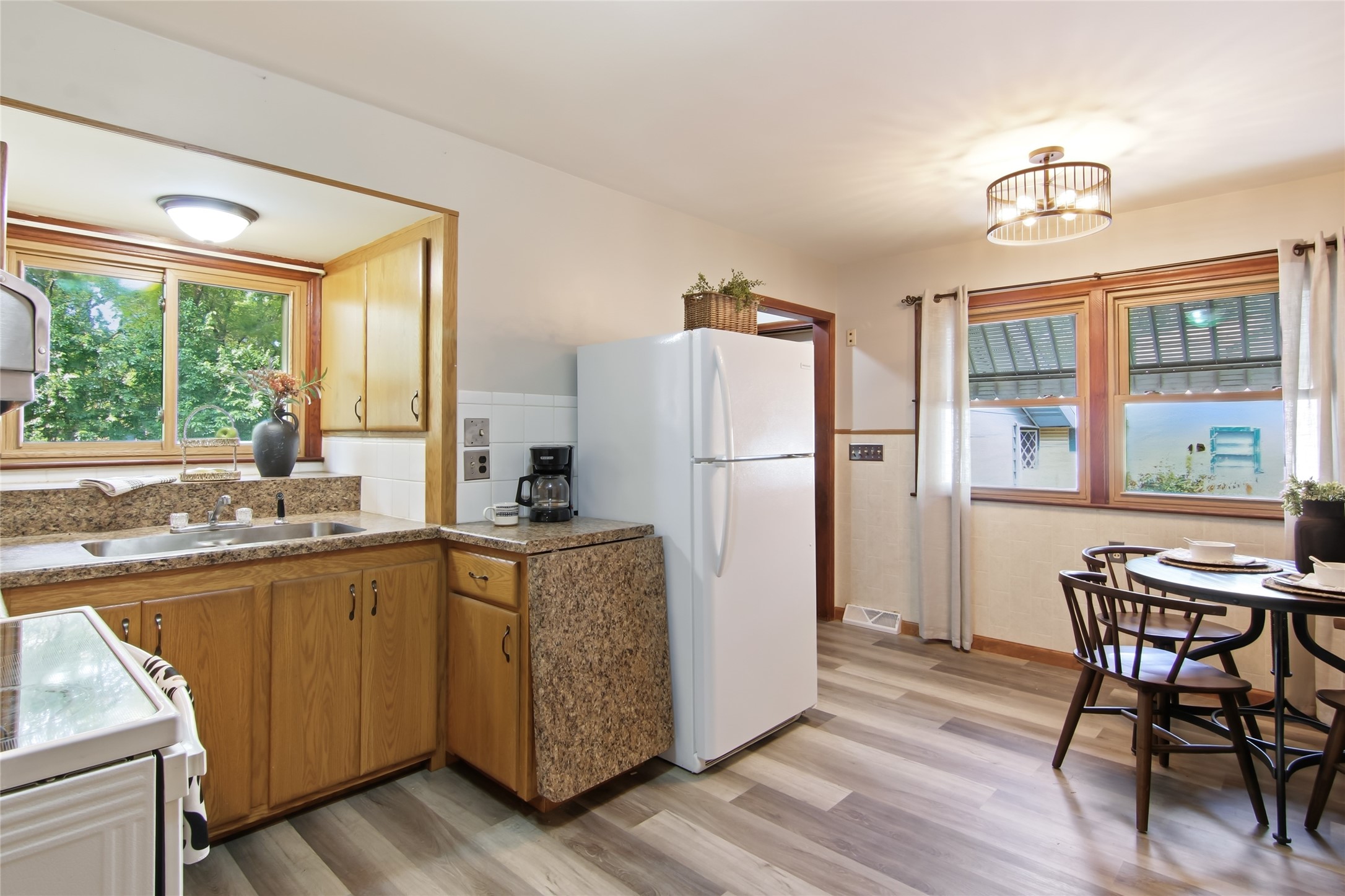 638 Selma Street Property Photo 10