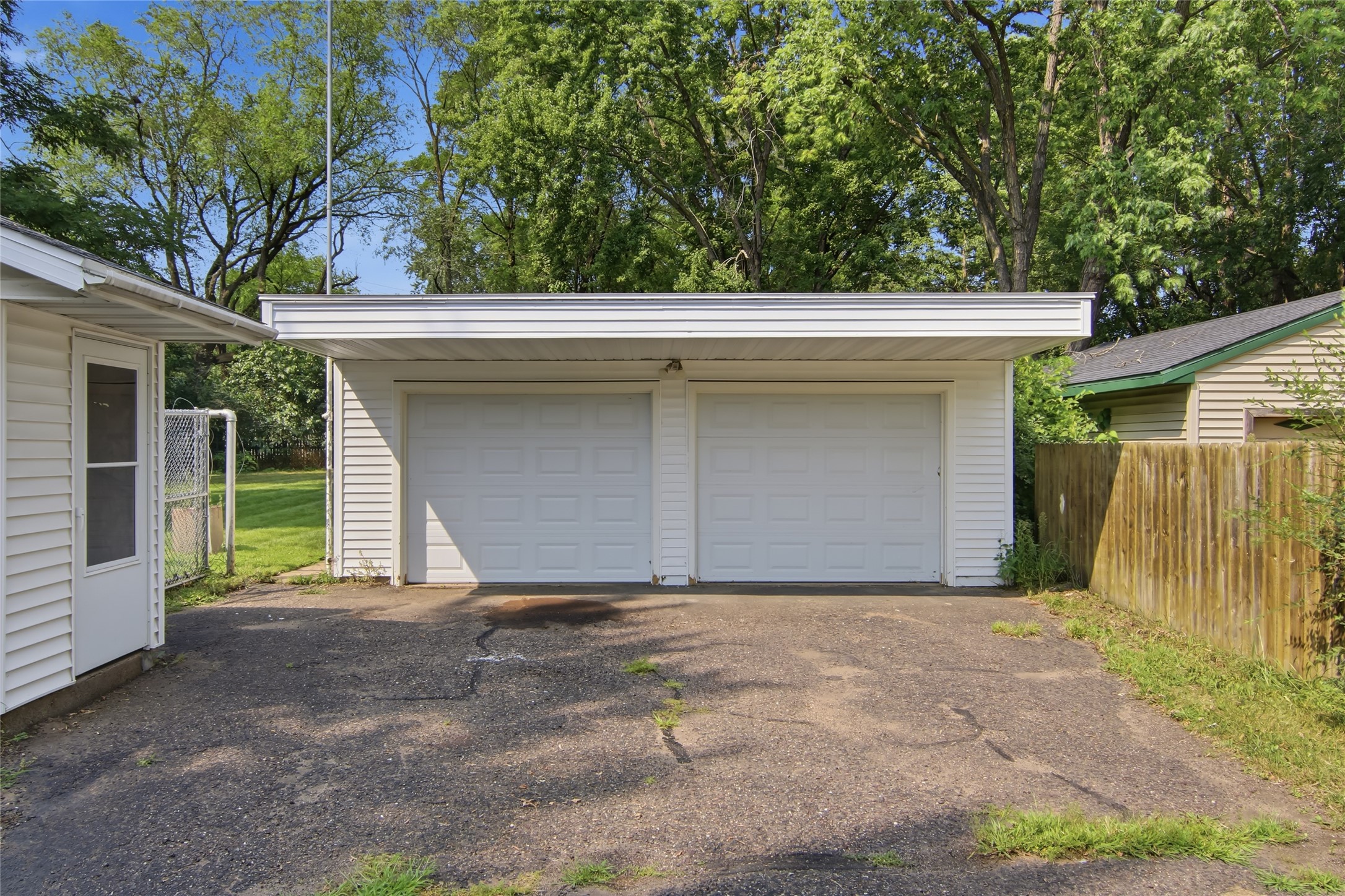 638 Selma Street Property Photo 32