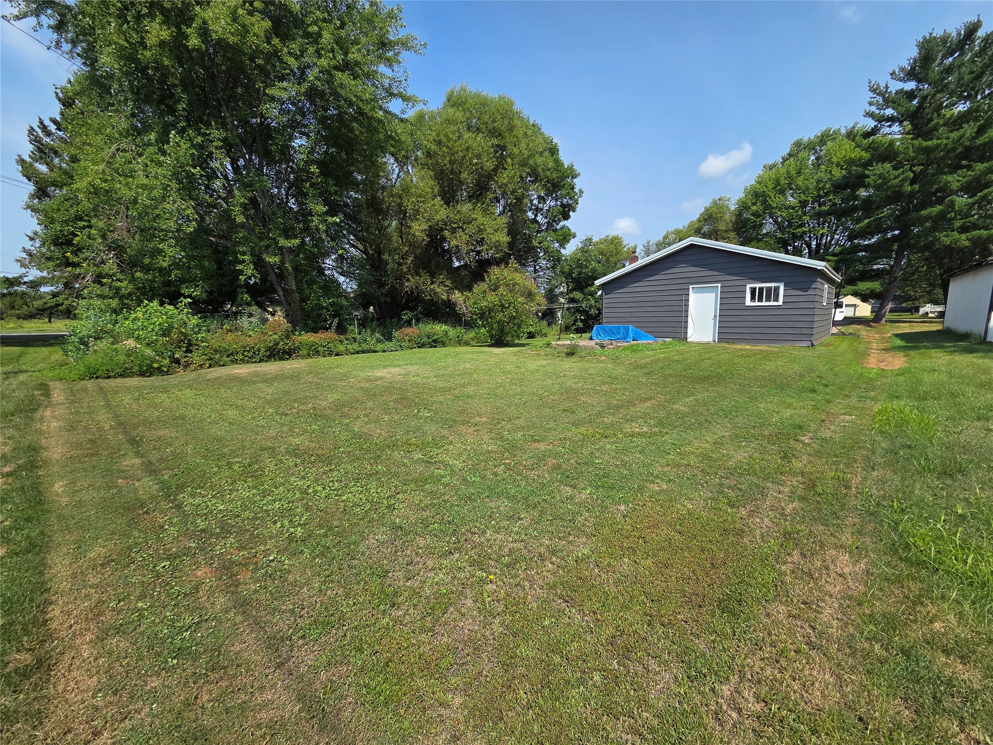 405 2nd Street Property Photo 4