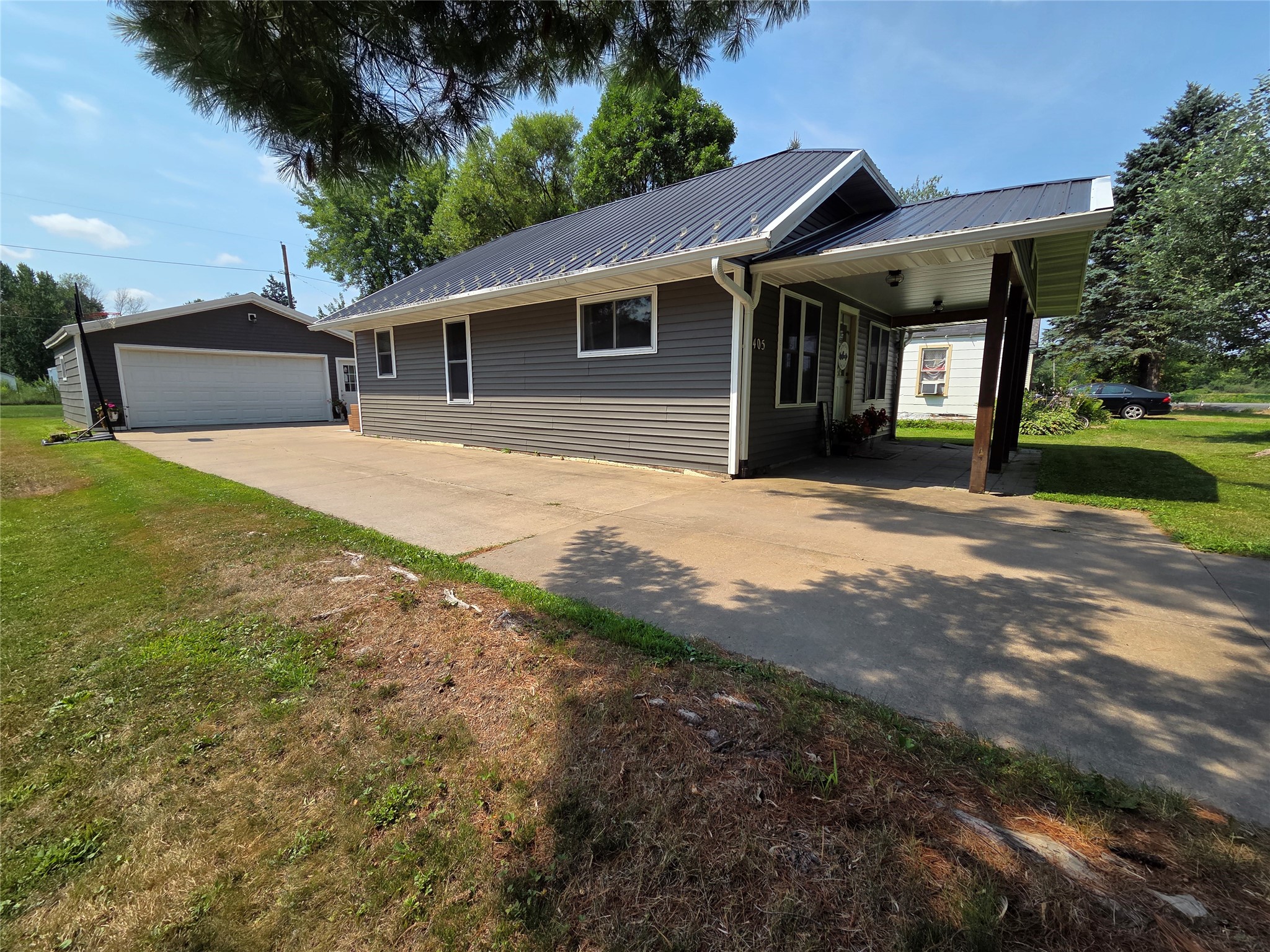 405 2nd Street Property Photo 11