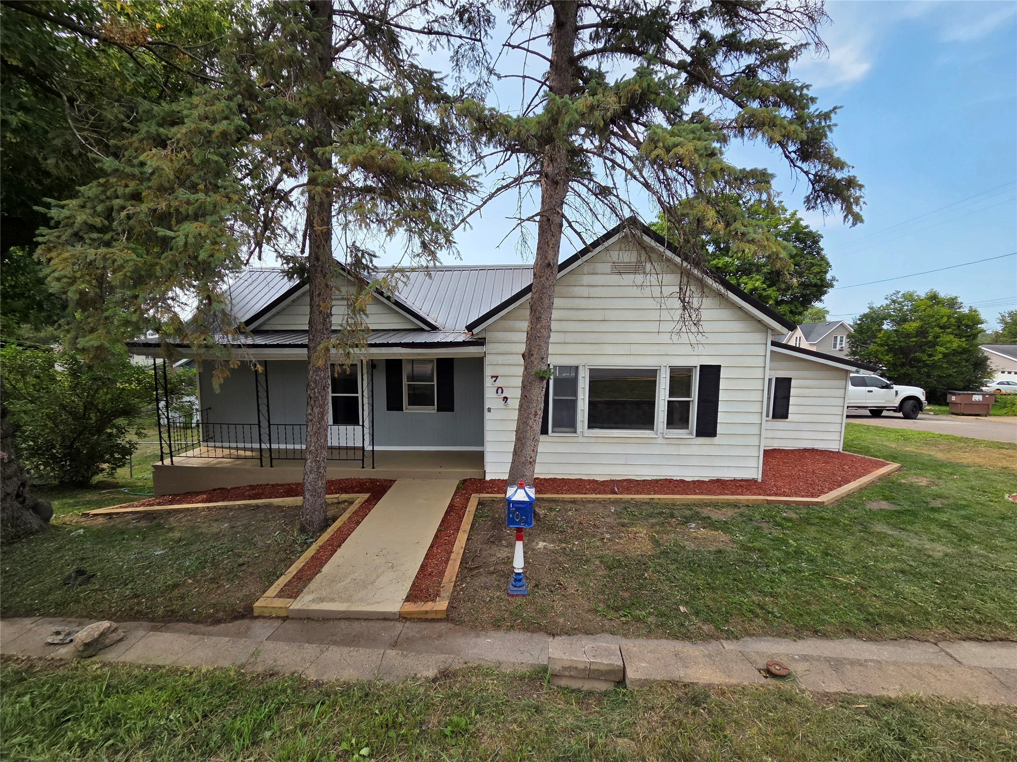 702 W Prospect Street Property Photo 4