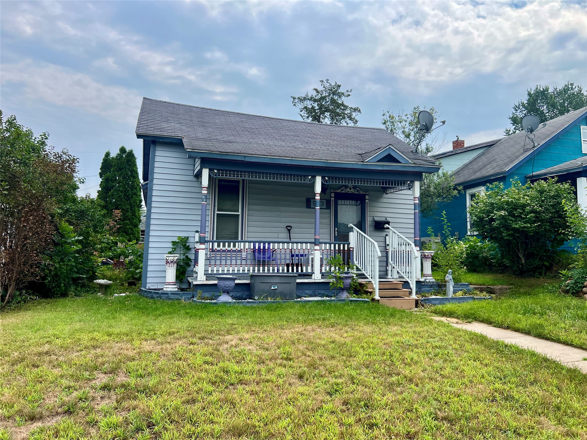 913 Summer Street Property Photo 3