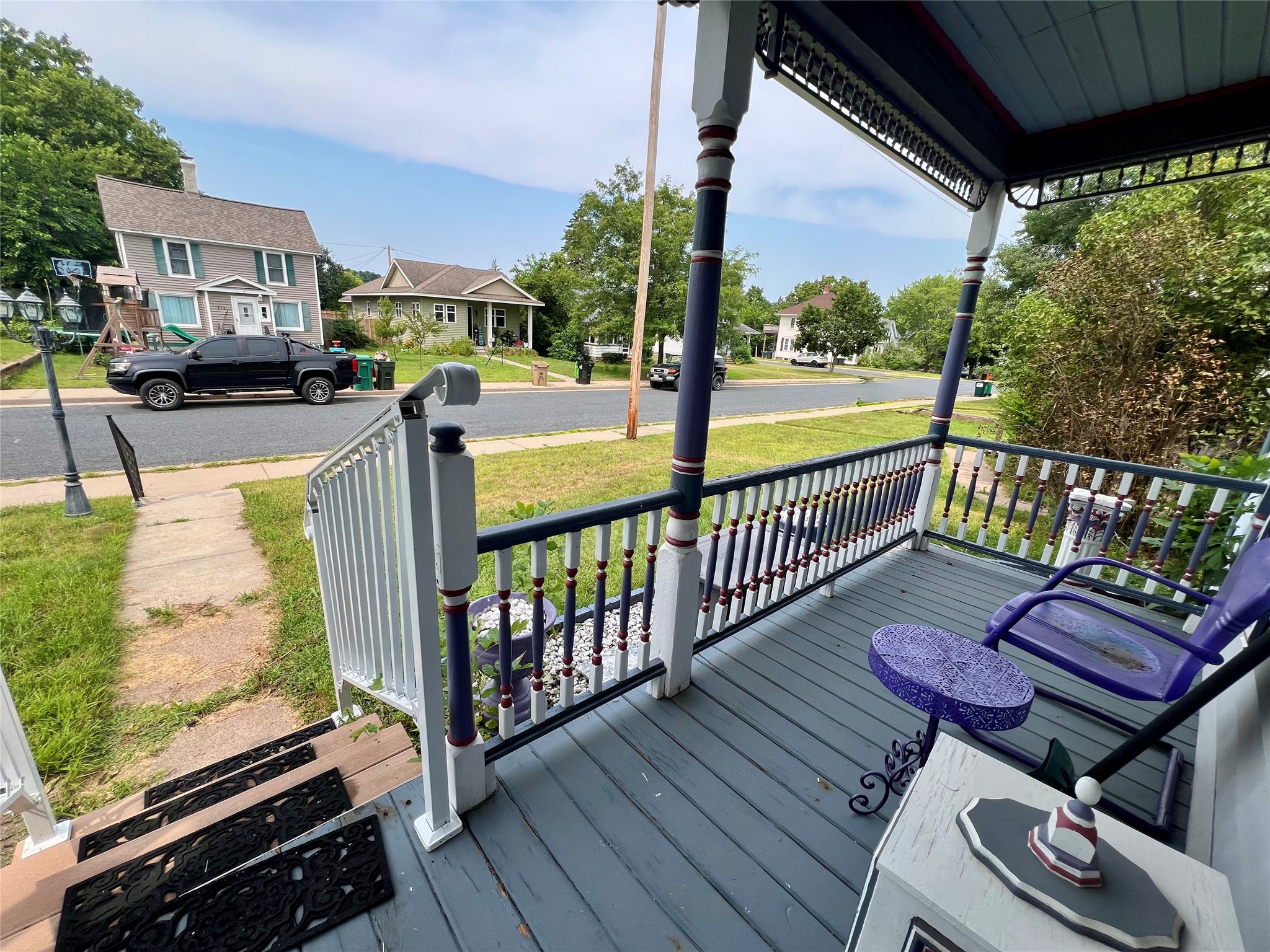 913 Summer Street Property Photo 4