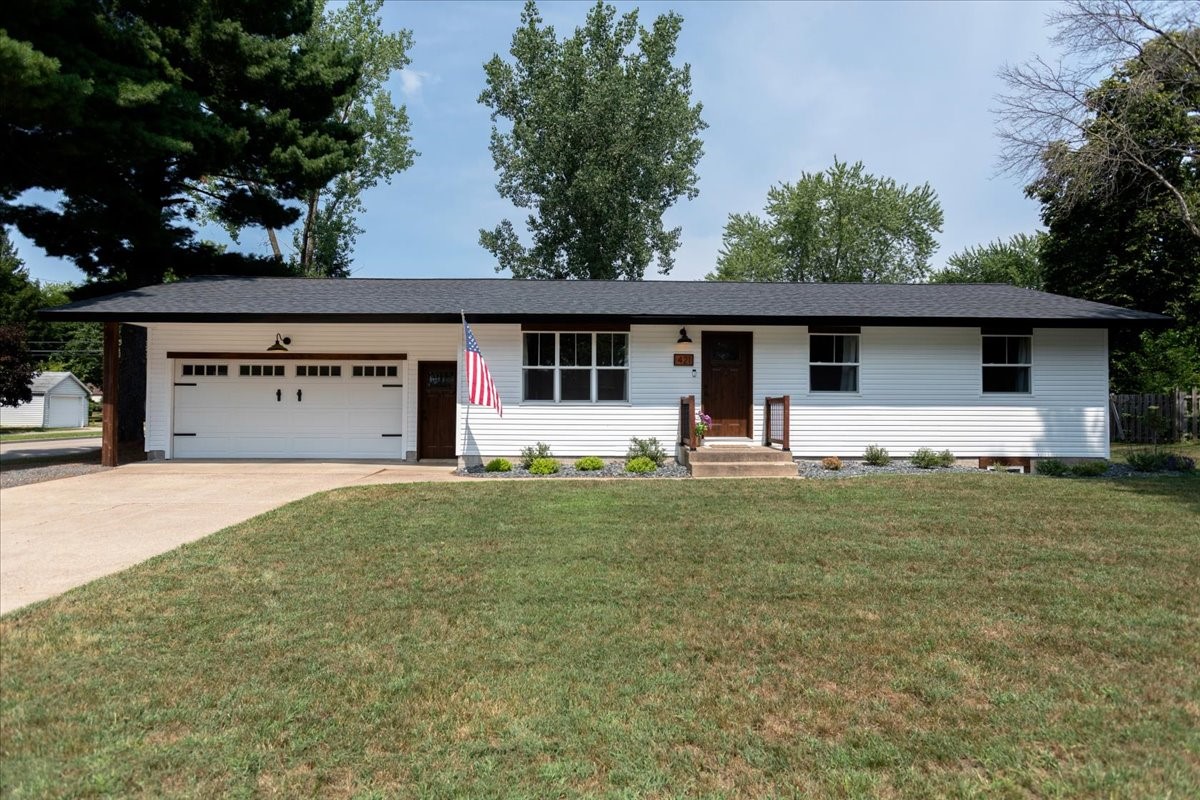 421 21st Avenue W Property Photo 1