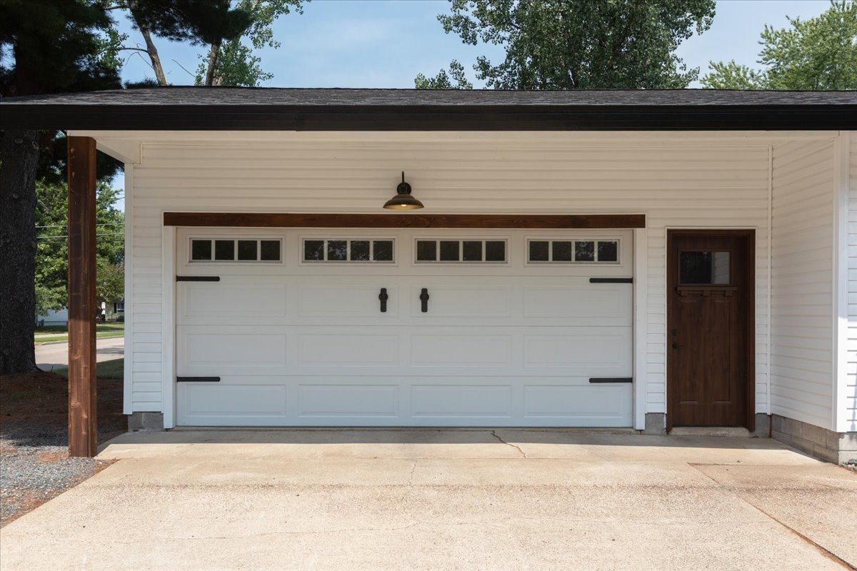 421 21st Avenue W Property Photo 2