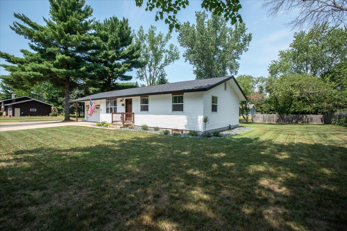 421 21st Avenue W Property Photo 5