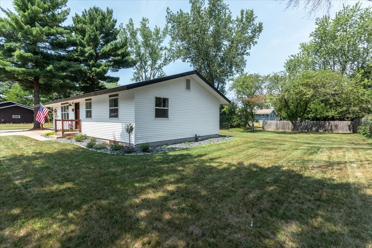 421 21st Avenue W Property Photo 6