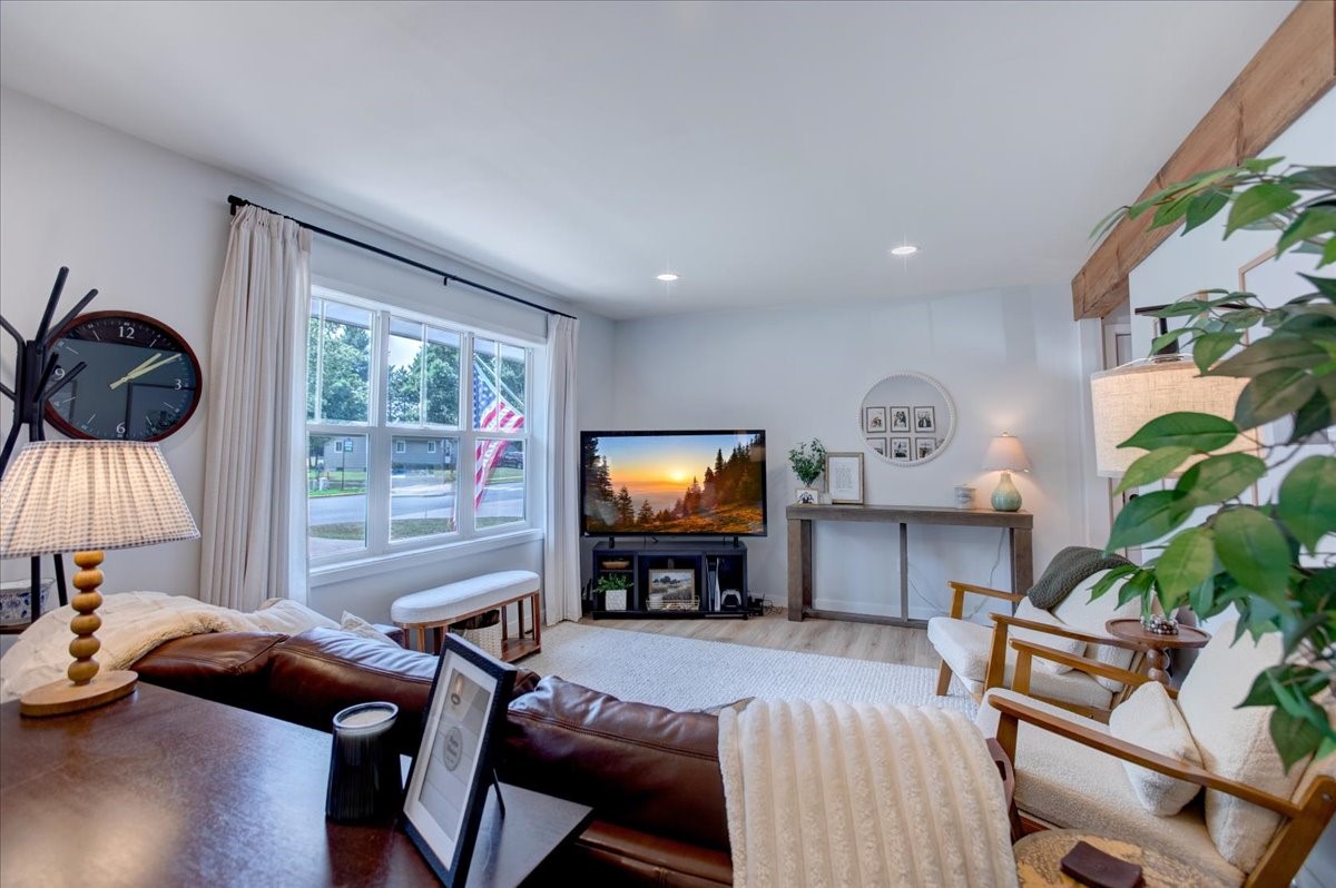 421 21st Avenue W Property Photo 15
