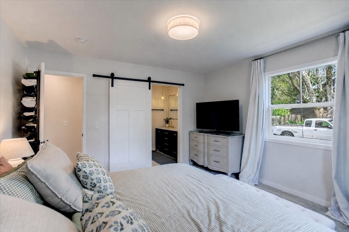 421 21st Avenue W Property Photo 21