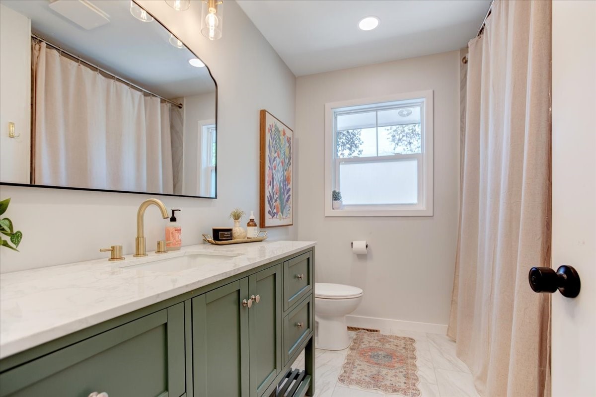 421 21st Avenue W Property Photo 28