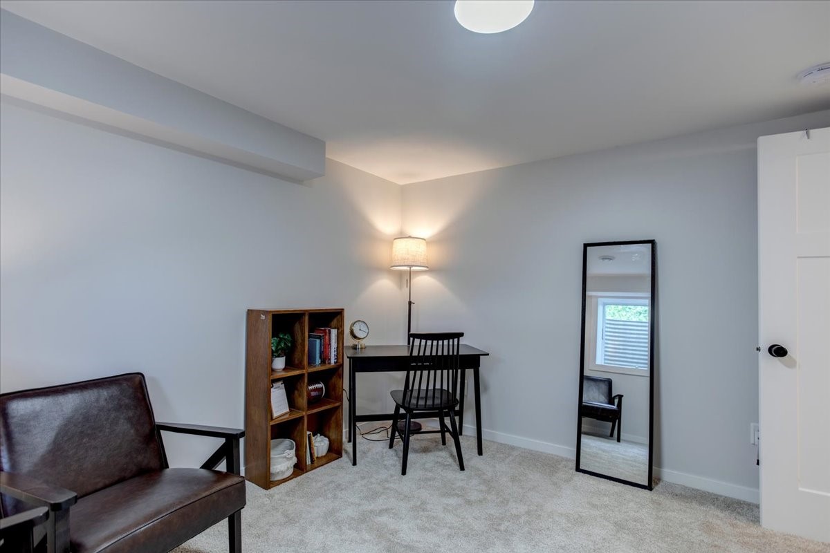 421 21st Avenue W Property Photo 37