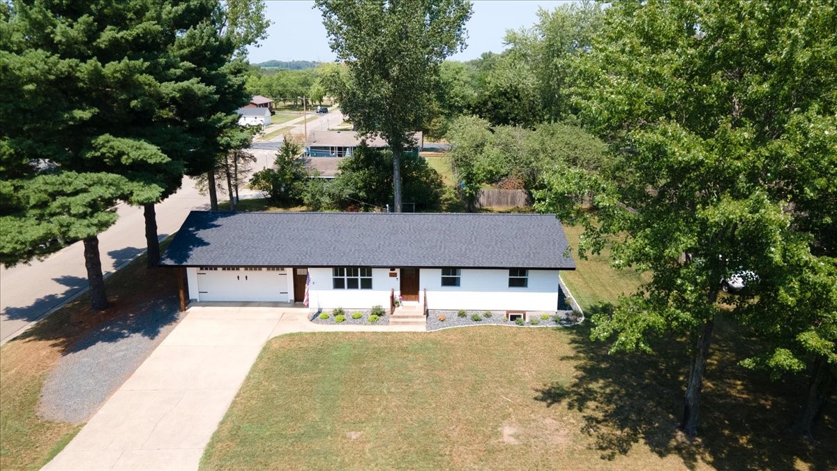 421 21st Avenue W Property Photo 45