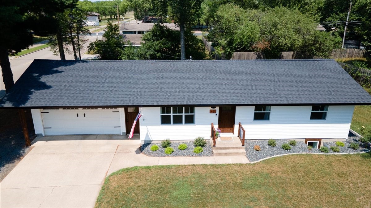 421 21st Avenue W Property Photo 46