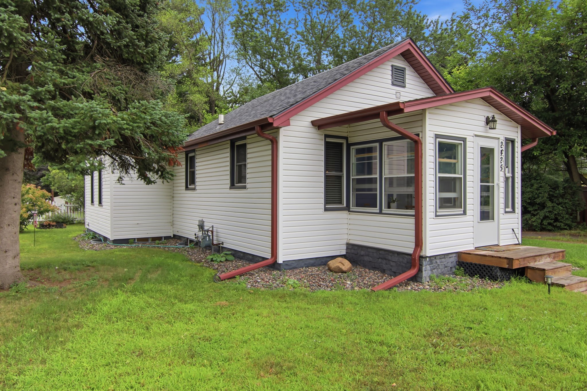 2425 7th Street Property Photo 1