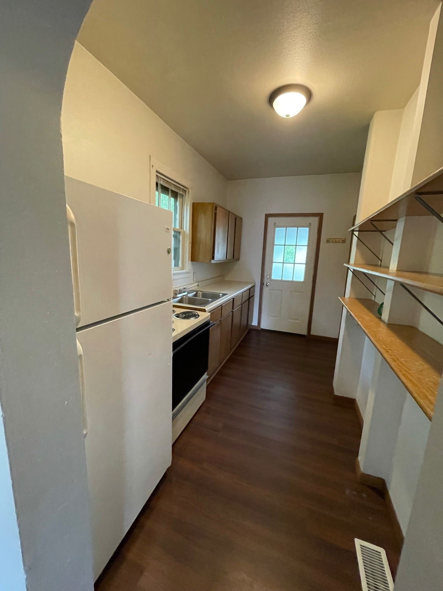 716 Niagara Street Property Photo 3