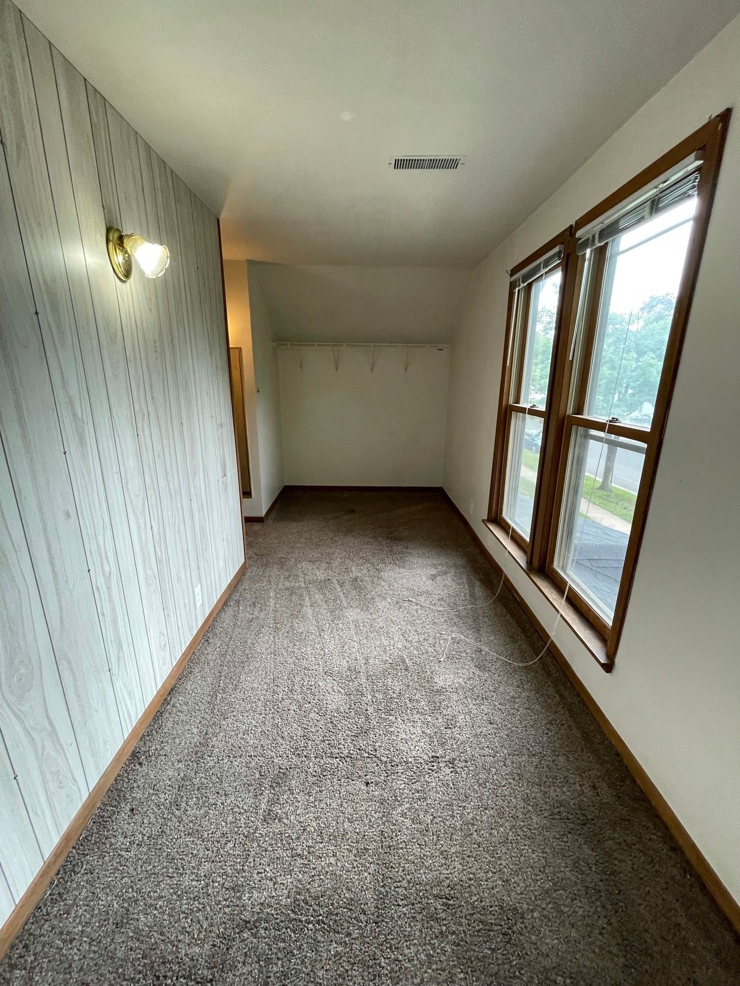 716 Niagara Street Property Photo 4