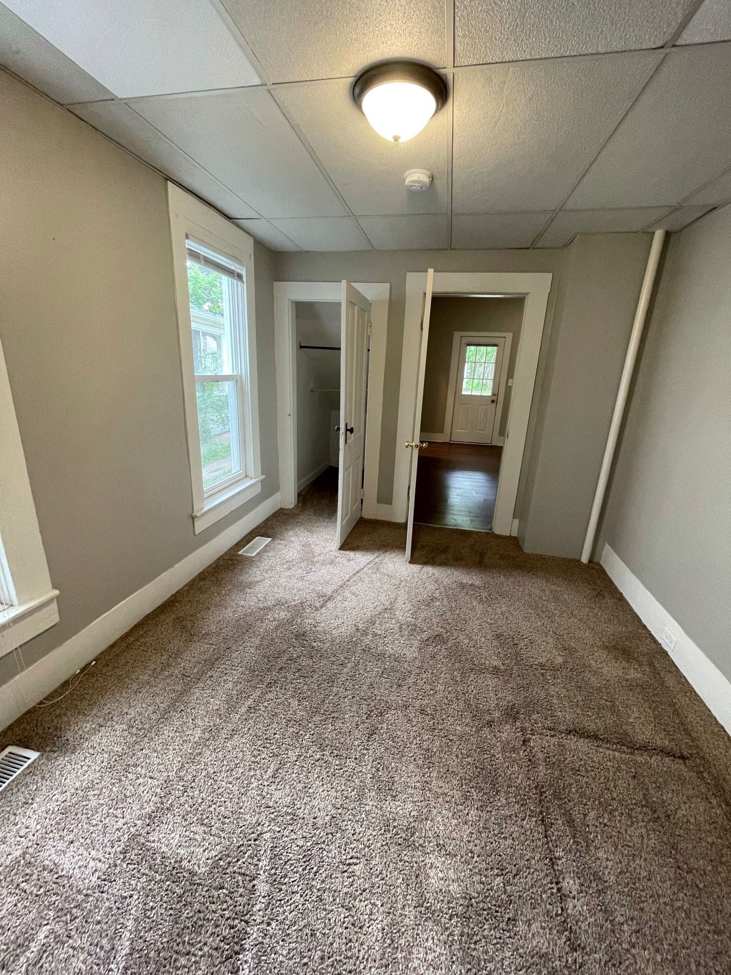 716 Niagara Street Property Photo 8