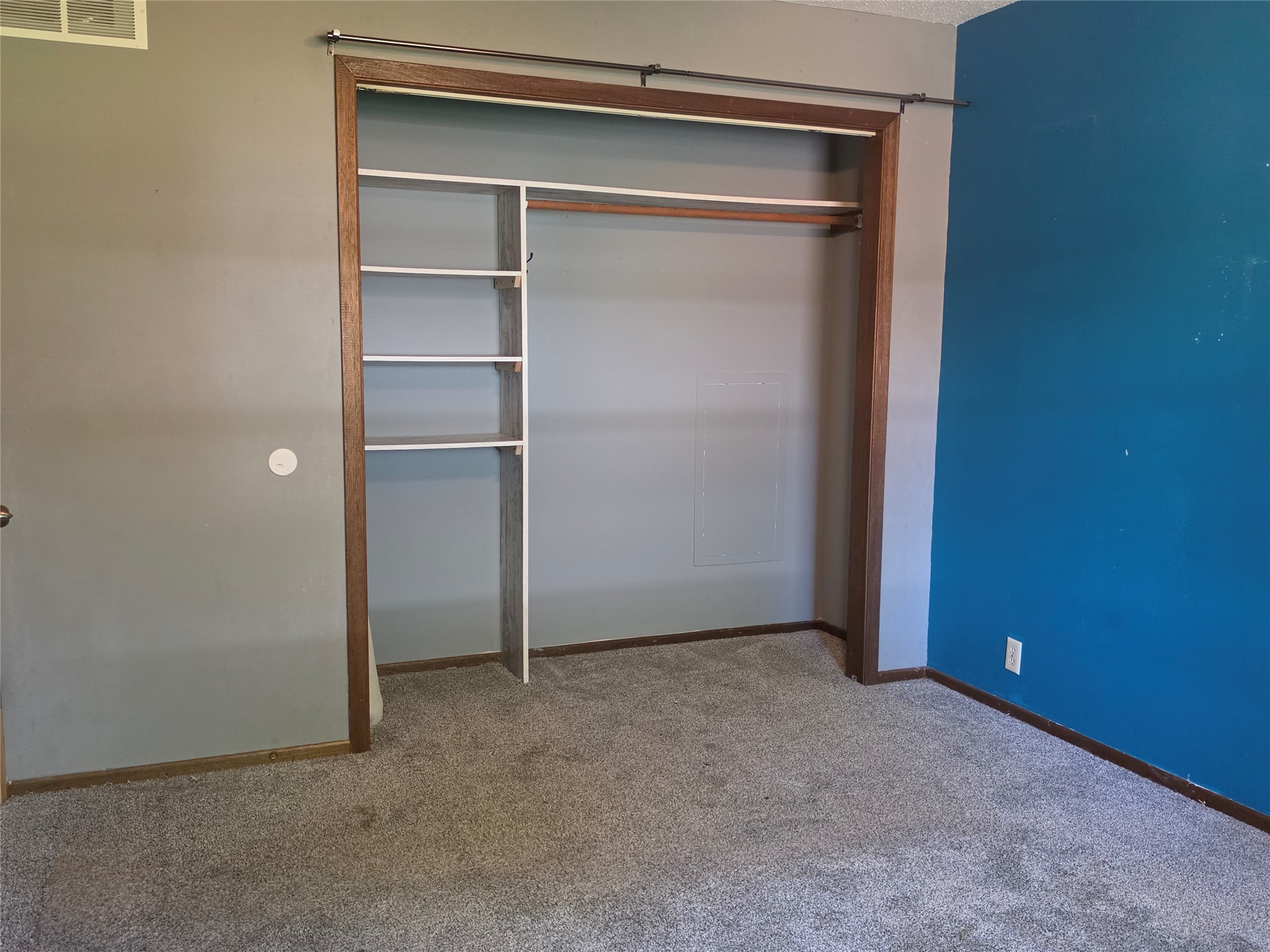 103 Elizabeth Court S Property Photo 20