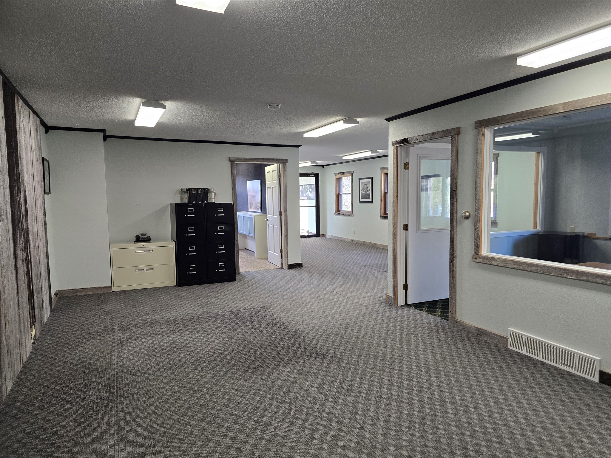325 Knapp Street Property Photo 10
