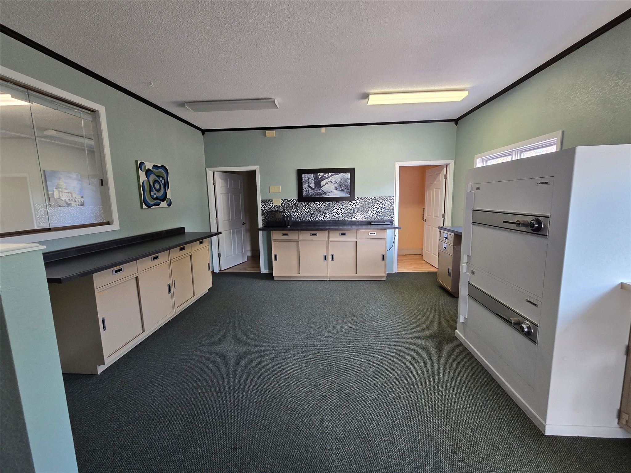 325 Knapp Street Property Photo 11