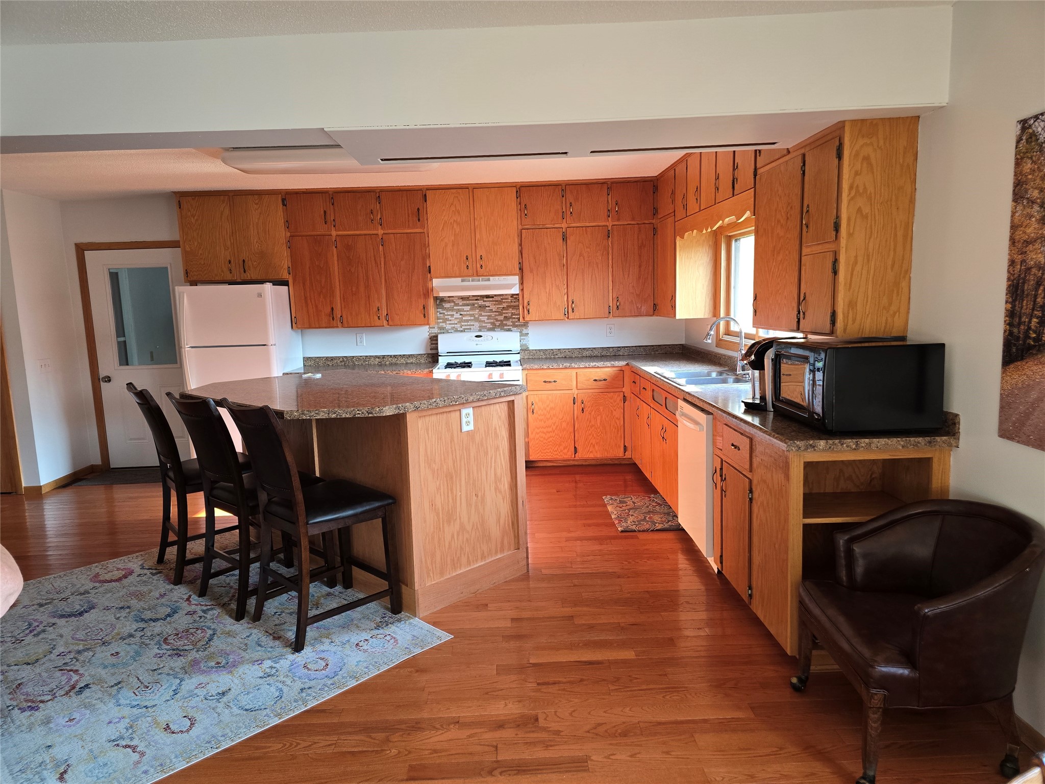 325 Knapp Street Property Photo 26